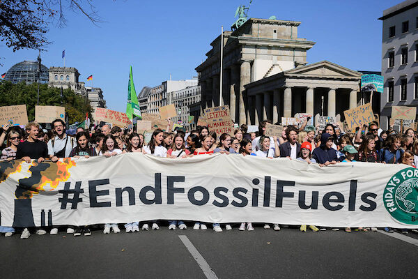 Foto: © Bernd Sauer-Diete via Umbruch Bildarchiv Fronttransparent: #Endfossilfueles