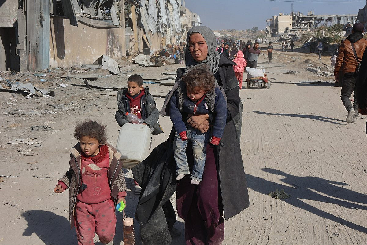 Palästinenser verlassen den nördlichen Gazastreifen unter israelischer Belagerung, 4. Dezember 2024. (Omar El-Qattaa)