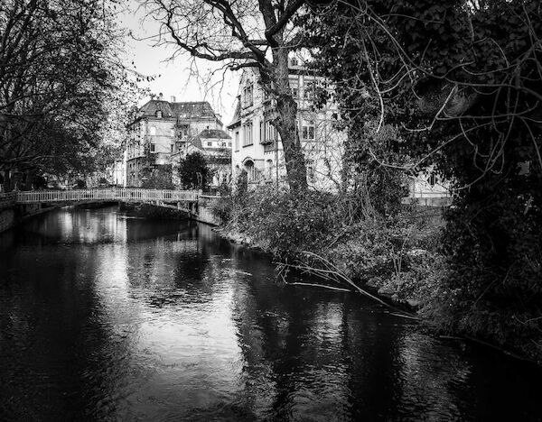 Häuserzeile am Hammerkanal, von der Brücke der Merkelstraße aus gesehen Häuserzeile am Hammerkanal, von der Brücke der Merkelstraße aus gesehen