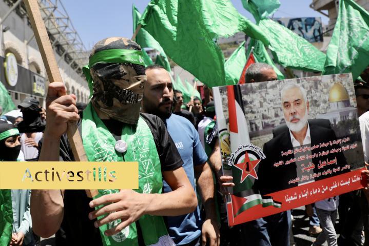 Palästinenser demonstrieren gegen die Ermordung des Leiters des politischen Büros der Hamas, Ismail Haniyeh, in Hebron im besetzten Westjordanland, 31. Juli 2024.